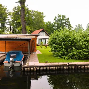 Direkt An Der Spree Mit Kleinem Hafen Und Whirlpool Ferienhaus